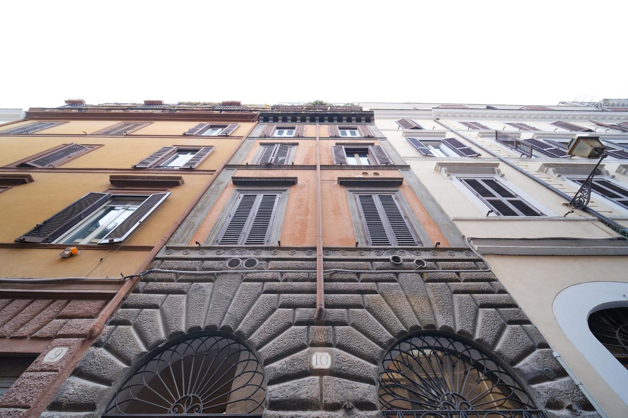 Monti's View By Buddyrent Apartment Rom